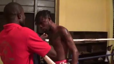 Tunde Aderogba vs. Joe Coffie 037.jpg