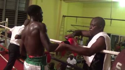Tunde Aderogba vs. Joe Coffie 039.jpg