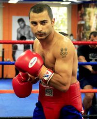 File:Vic-Darchinyan-boxingchamp.jpg