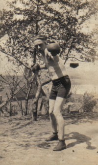 File:Willie Holmes.jpg