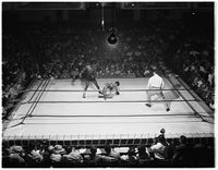 File:World lightweight champion Jimmy Carter vs Mario Trigo.. (2).jpg