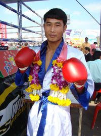 File:Yingyod Patanakan Gym.jpg