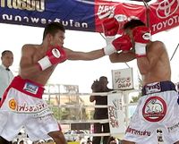 File:Yodmongkol Vor Saengthep vs. Roger Echavez.jpg
