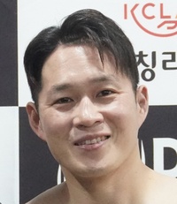 File:Young Wook Kang.jpg